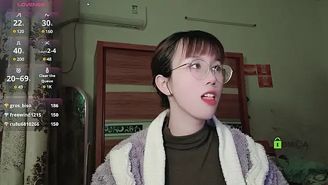 Snapshot of Lili_666 chatting on December 30, 6:38 pm Lili 666 online show from December 30, 6:38 pm