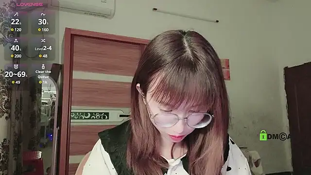 Snapshot of Lili_666 chatting on February 6, 4:47 pm Lili 666 online show from February 6, 4:47 pm