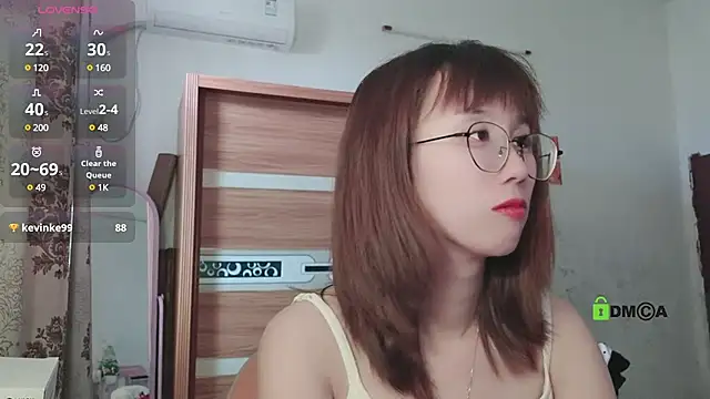 Snapshot of Lili_666 chatting on February 20, 7:34 am Lili 666 online show from February 20, 7:34 am