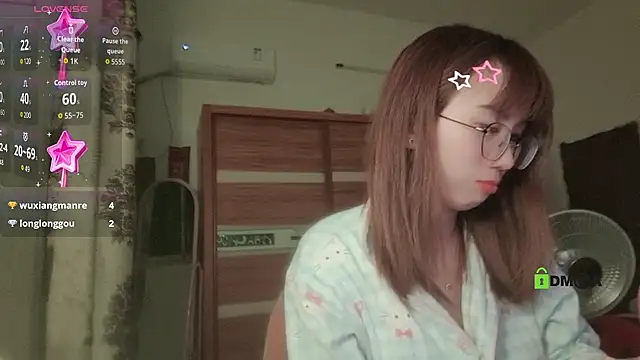 Snapshot of Lili_666 chatting on February 19, 7:21 pm Lili 666 online show from February 19, 7:21 pm