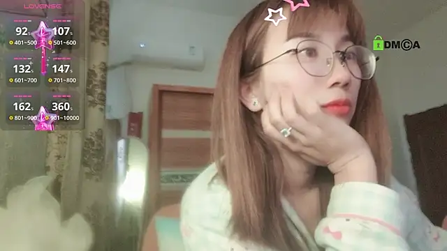 Snapshot of Lili_666 chatting on February 22, 12:45 am Lili 666 online show from February 22, 12:45 am