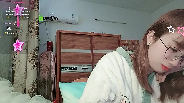 Snapshot of Lili_666 chatting on March 3, 1:56 am Lili 666 online show from March 3, 1:56 am