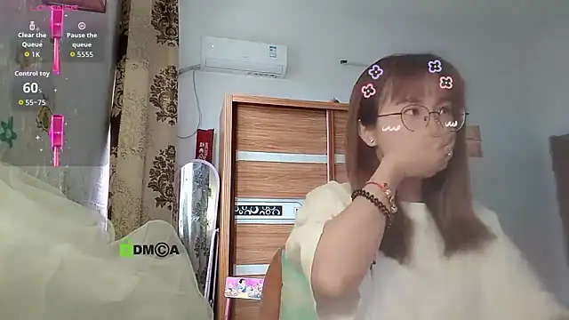 Snapshot of Lili_666 chatting on March 27, 6:52 am Lili 666 online show from March 27, 6:52 am