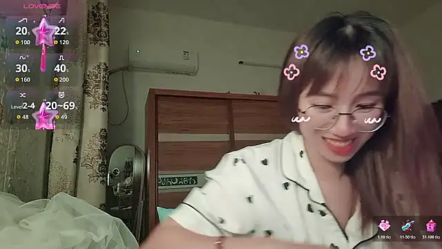 Snapshot of Lili_666 chatting on June 7, 4:33 pm Lili 666 online show from June 7, 4:33 pm