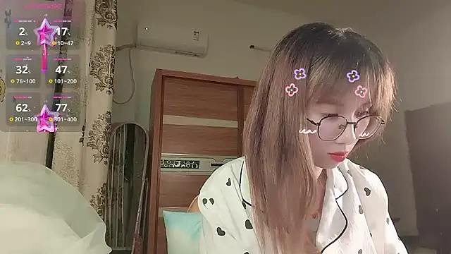 Snapshot of Lili_666 chatting on June 12, 3:22 pm Lili 666 online show from June 12, 3:22 pm