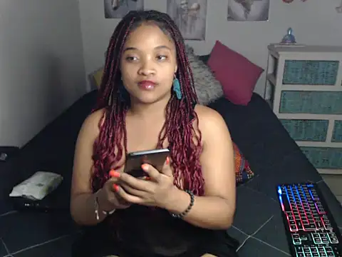 CREAMYCUPCAKExxx online show from March 15, 4:21 pm