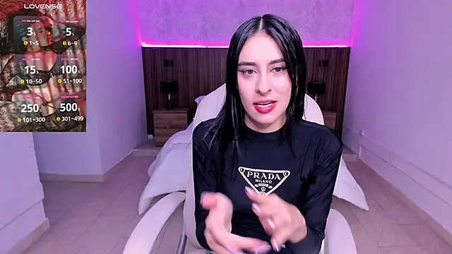 Snapshot of karlaa_james chatting on February 22, 11:53 am karlaa james online show from February 22, 11:53 am