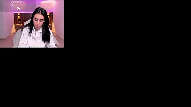 Snapshot of karlaa_james chatting on March 30, 11:11 am karlaa james online show from March 30, 11:11 am