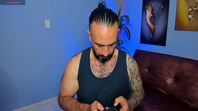 Snapshot of mr_maik chatting on October 3, 2:30 am mr maik online show from October 3, 2:30 am