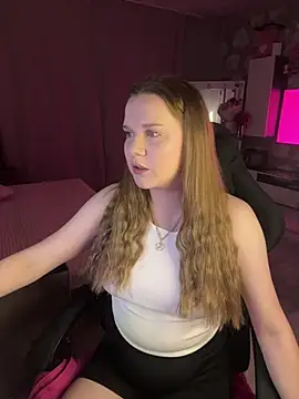 Snapshot of Lexi_noah chatting on June 19, 8:45 pm Lexi noah online show from June 19, 8:45 pm