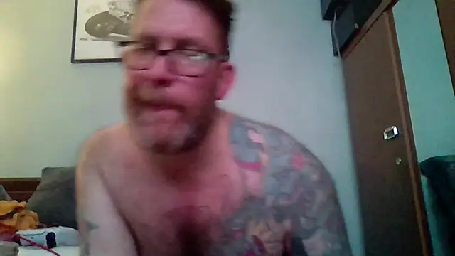 Snapshot of Tattooednakedguy chatting on January 19, 12:28 am Tattooednakedguy online show from January 19, 12:28 am