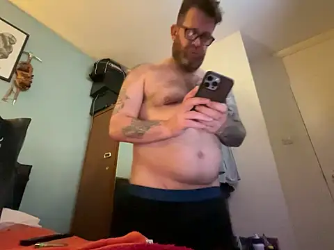 Snapshot of Tattooednakedguy chatting on January 20, 2:01 am Tattooednakedguy online show from January 20, 2:01 am