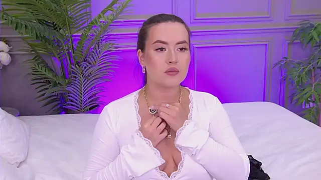 Snapshot of TrishaWinslet chatting on November 15, 5:38 am TrishaWinslet online show from November 15, 5:38 am