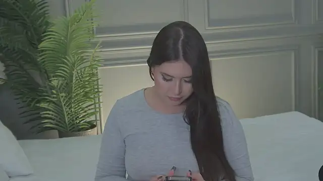 Snapshot of TrishaWinslet chatting on November 27, 5:42 am TrishaWinslet online show from November 27, 5:42 am