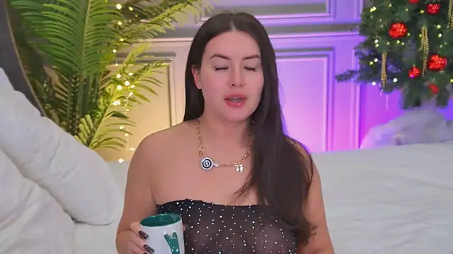 Snapshot of TrishaWinslet chatting on December 15, 4:17 am TrishaWinslet online show from December 15, 4:17 am