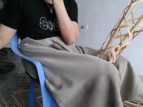 Snapshot of nolame18xxx chatting on March 15, 3:23 am nolame18xxx online show from March 15, 3:23 am