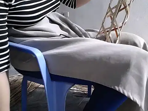 Snapshot of nolame18xxx chatting on April 2, 12:58 pm nolame18xxx online show from April 2, 12:58 pm