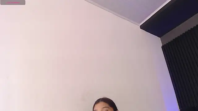 Snapshot of nami_hot04 chatting on December 23, 1:29 am nami hot04 online show from December 23, 1:29 am