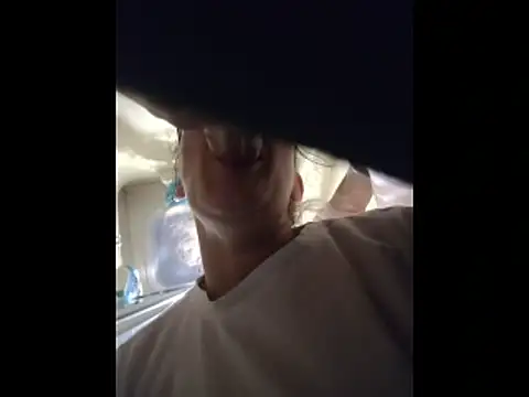 ILUV2TUCHMYKITTY online show from November 9, 1:53 pm