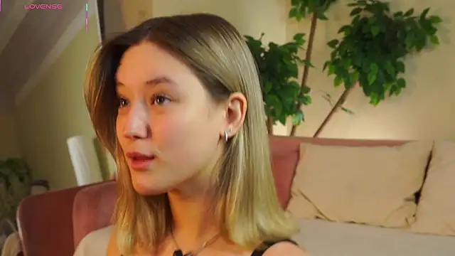 Snapshot of JessRosen chatting on February 26, 3:38 am JessRosen online show from February 26, 3:38 am