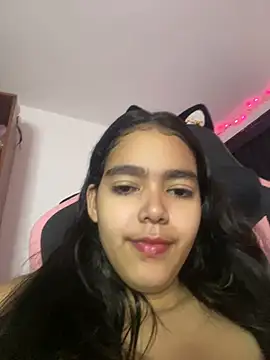Snapshot of Victoriacarmo chatting on February 1, 11:14 pm Victoriacarmo online show from February 1, 11:14 pm