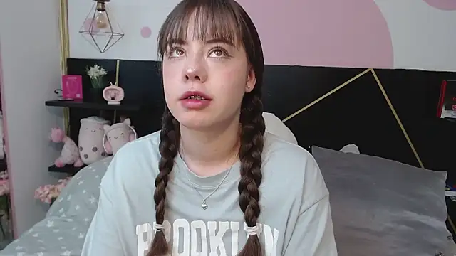 Snapshot of DanniAbbey chatting on November 16, 12:11 pm DanniAbbey online show from November 16, 12:11 pm