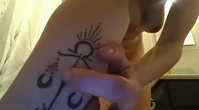 Tay cumming online show from February 24, 6:38 am