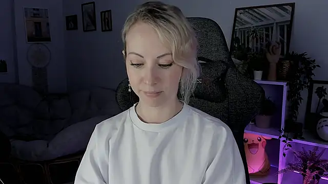 Snapshot of LylithSkye chatting on January 30, 10:50 am LylithSkye online show from January 30, 10:50 am