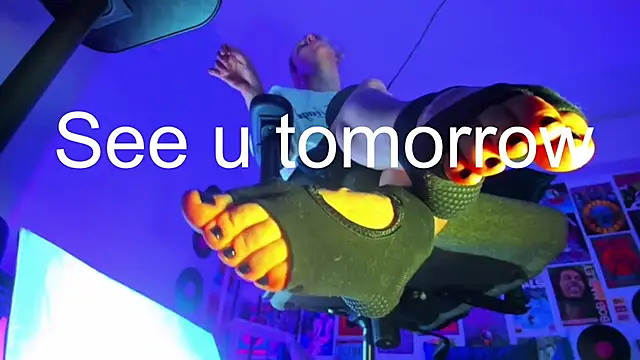 Snapshot of LylithSkye chatting on February 23, 11:22 am LylithSkye online show from February 23, 11:22 am