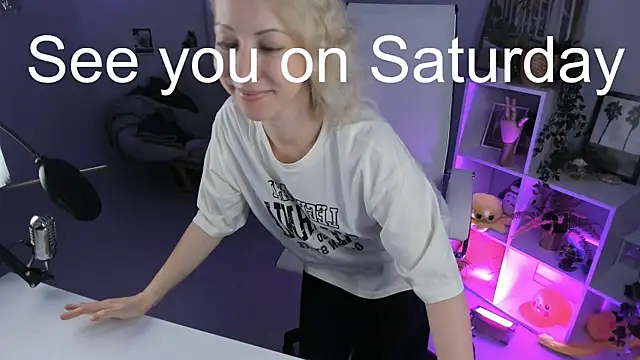 Snapshot of LylithSkye chatting on March 15, 8:04 am LylithSkye online show from March 15, 8:04 am