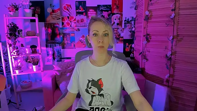 Snapshot of LylithSkye chatting on March 20, 11:16 am LylithSkye online show from March 20, 11:16 am