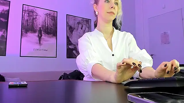 Snapshot of LylithSkye chatting on March 23, 8:15 am LylithSkye online show from March 23, 8:15 am