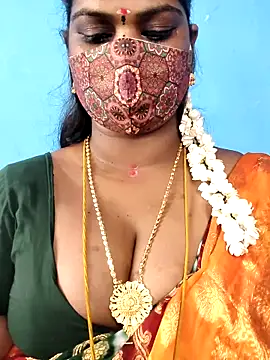 Snapshot of mayaa2u chatting on June 10, 8:13 am mayaa2u online show from June 10, 8:13 am