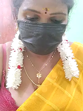 Snapshot of malliga98 chatting on October 17, 9:17 pm malliga98 online show from October 17, 9:17 pm