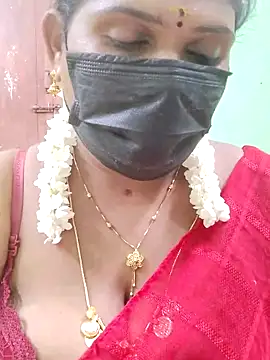 Snapshot of malliga98 chatting on October 31, 7:04 pm malliga98 online show from October 31, 7:04 pm