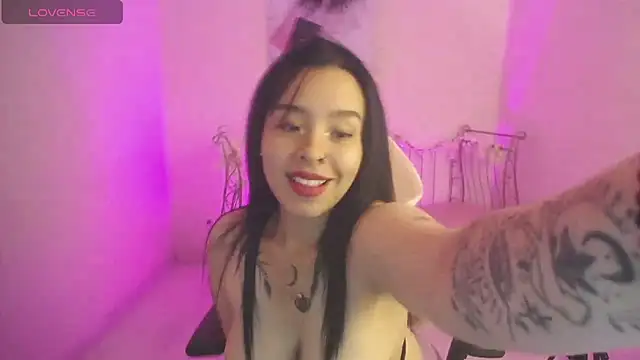 Mia Lopez  online show from February 8, 9:46 am