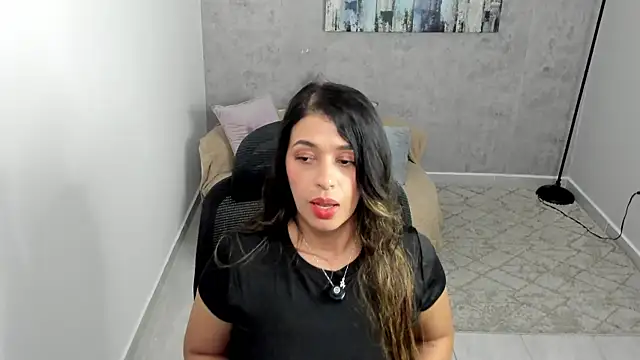 Snapshot of gia_watsonn chatting on June 20, 6:22 pm gia watsonn online show from June 20, 6:22 pm