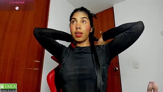 Snapshot of jasmine_bunny_ chatting on April 4, 9:56 pm jasmine bunny online show from April 4, 9:56 pm