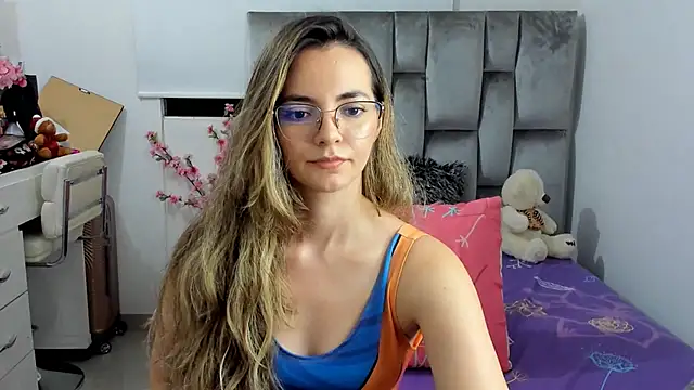 baby-miah online show from December 5, 6:32 am