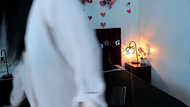 Snapshot of Anthonelaa__ chatting on February 11, 7:19 pm Anthonelaa online show from February 11, 7:19 pm