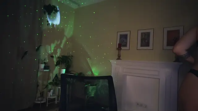 Leona Mell online show from February 25, 7:03 pm