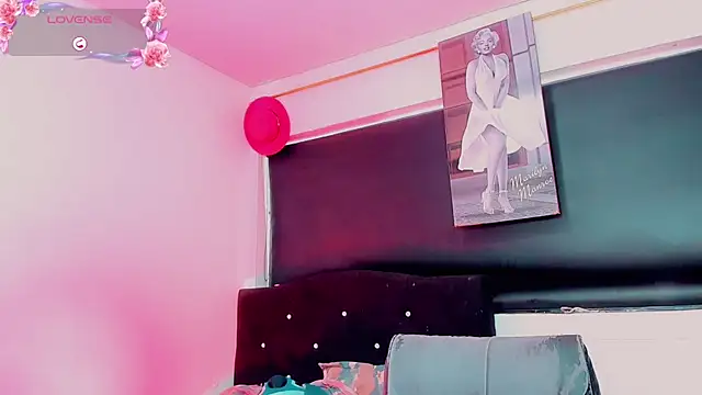 Kendall hornyy online show from July 9, 8:35 pm