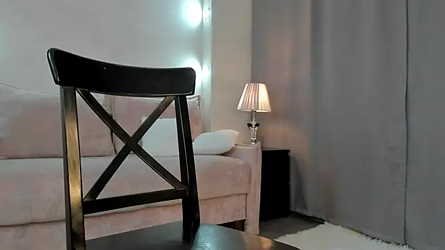 Dearly Emily online show from March 16, 2:22 pm