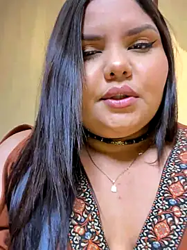  Shara Handal  online show from December 5, 10:55 am