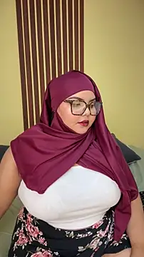 Snapshot of _Shara_Handal_ chatting on February 20, 8:05 am Shara Handal online show from February 20, 8:05 am