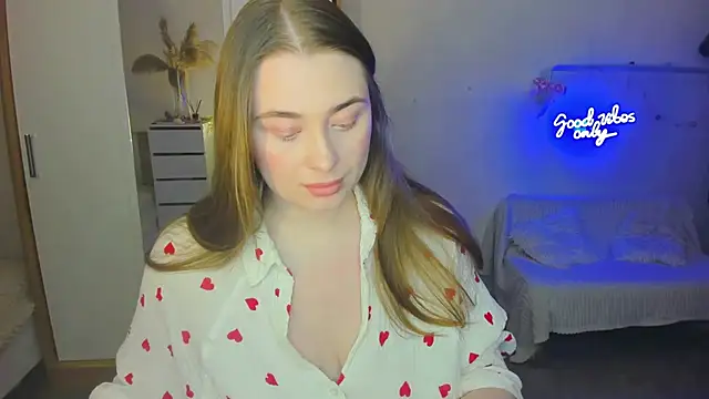 Demure Smile online show from February 11, 4:56 pm