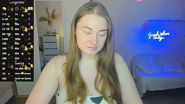 Demure Smile online show from February 13, 4:54 am