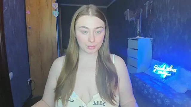 Demure Smile online show from February 26, 1:19 pm