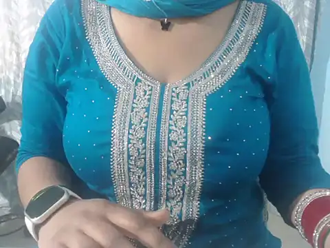 cute-priy online show from January 23, 9:08 am