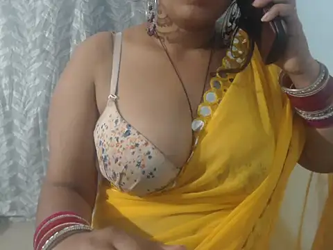 cute-priy online show from February 6, 8:39 am